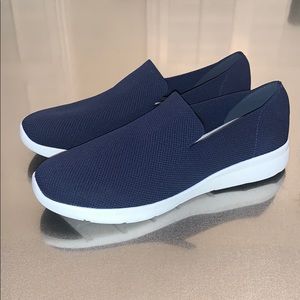 Steve Madden M-Tripp navy blue sneaker shoe